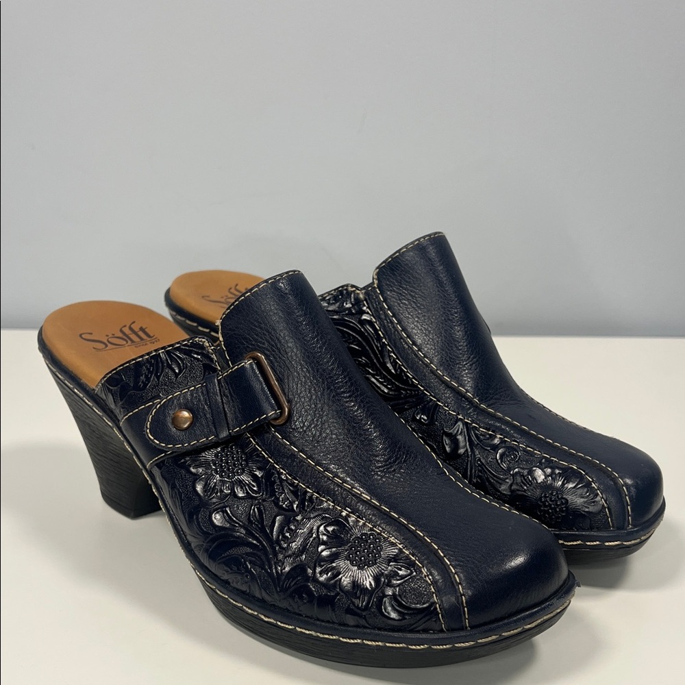 Sofft Women's Stylish Navy Blue Leather Slip-On Heeled Clogs Mules Size 9